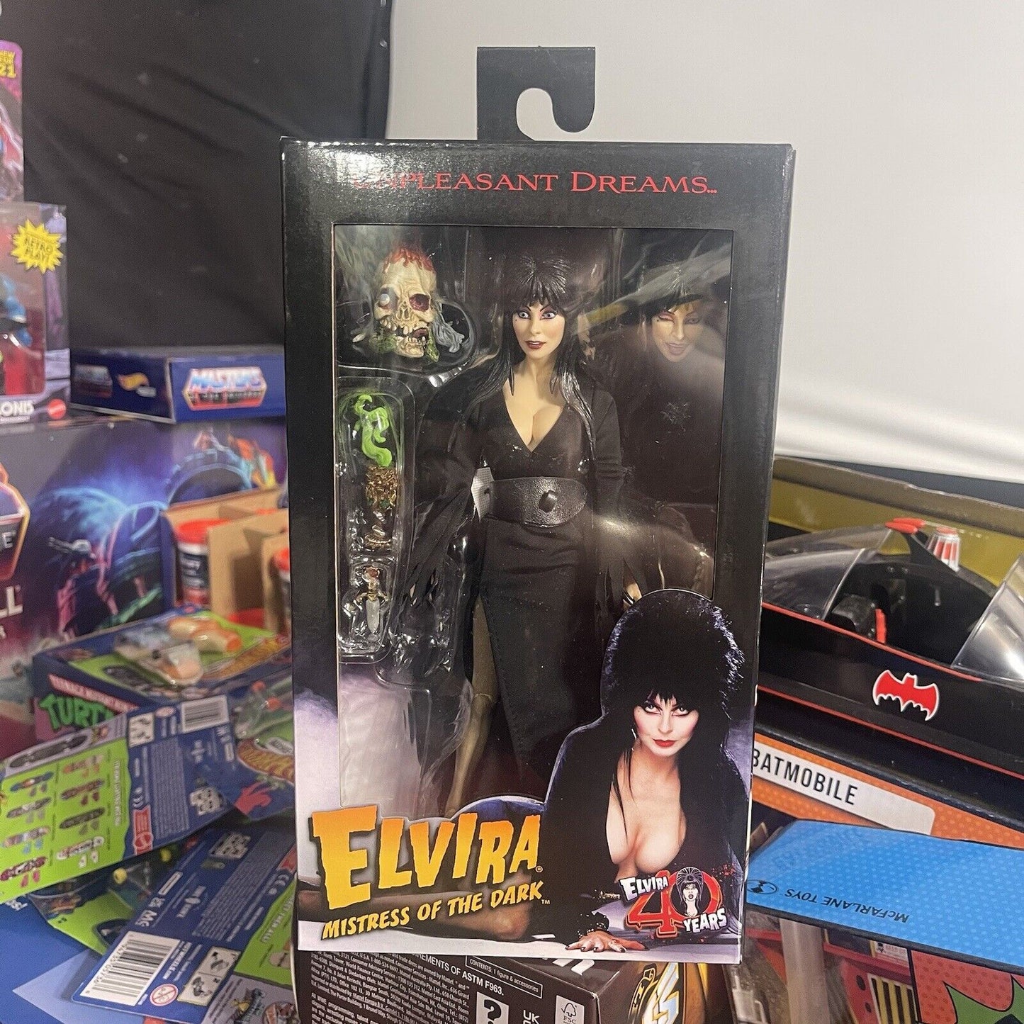 NECA Elvira Mistress of the Dark 8" Clothed Action Figure in Stock NEW