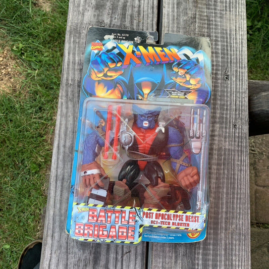 X-Men Battle Brigade ToyBiz POST APOCALYPSE BEAST Action Figure On Card