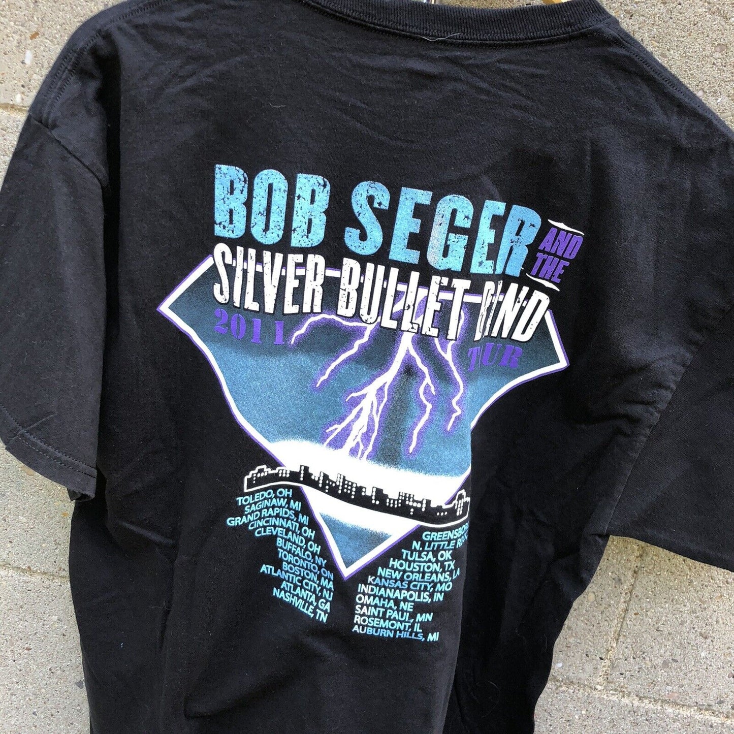 2011 BOB SEGER CONCERT TOUR SHOW DATE BAND T-SHIRT MEN'S ADULT LARGE