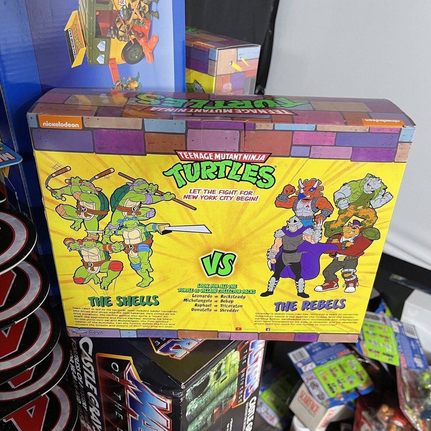 Teenage Mutant Ninja Turtles TMNT Leonardo vs Rocksteady Playmates 2 Pack Figure