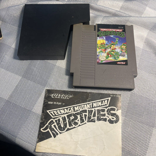 Teenage Mutant Ninja Turtles TMNT NES Nintendo & Manual +