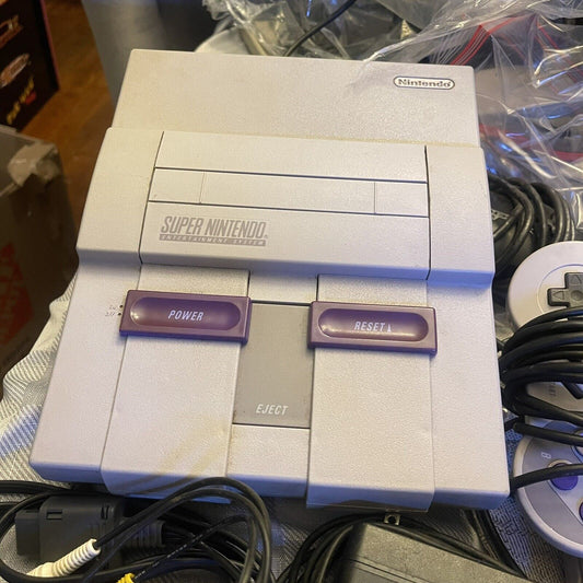 Super Nintendo SNES System Console With 2 OEM Controller